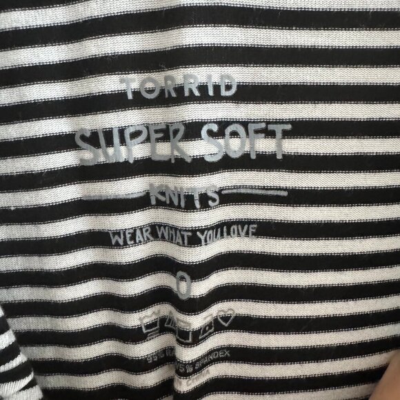 Torrid Super Soft Striped Ruffle Top Size 0 - Picture 4 of 6